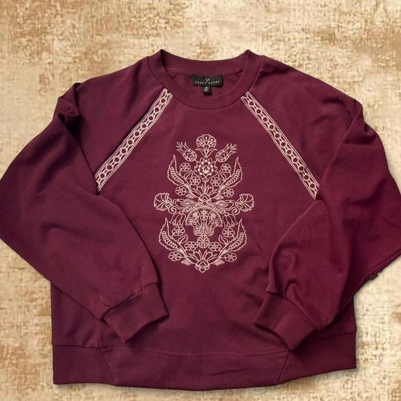 Tops - Plum embroidered crewneck Floral stitch + lace trim Size M
